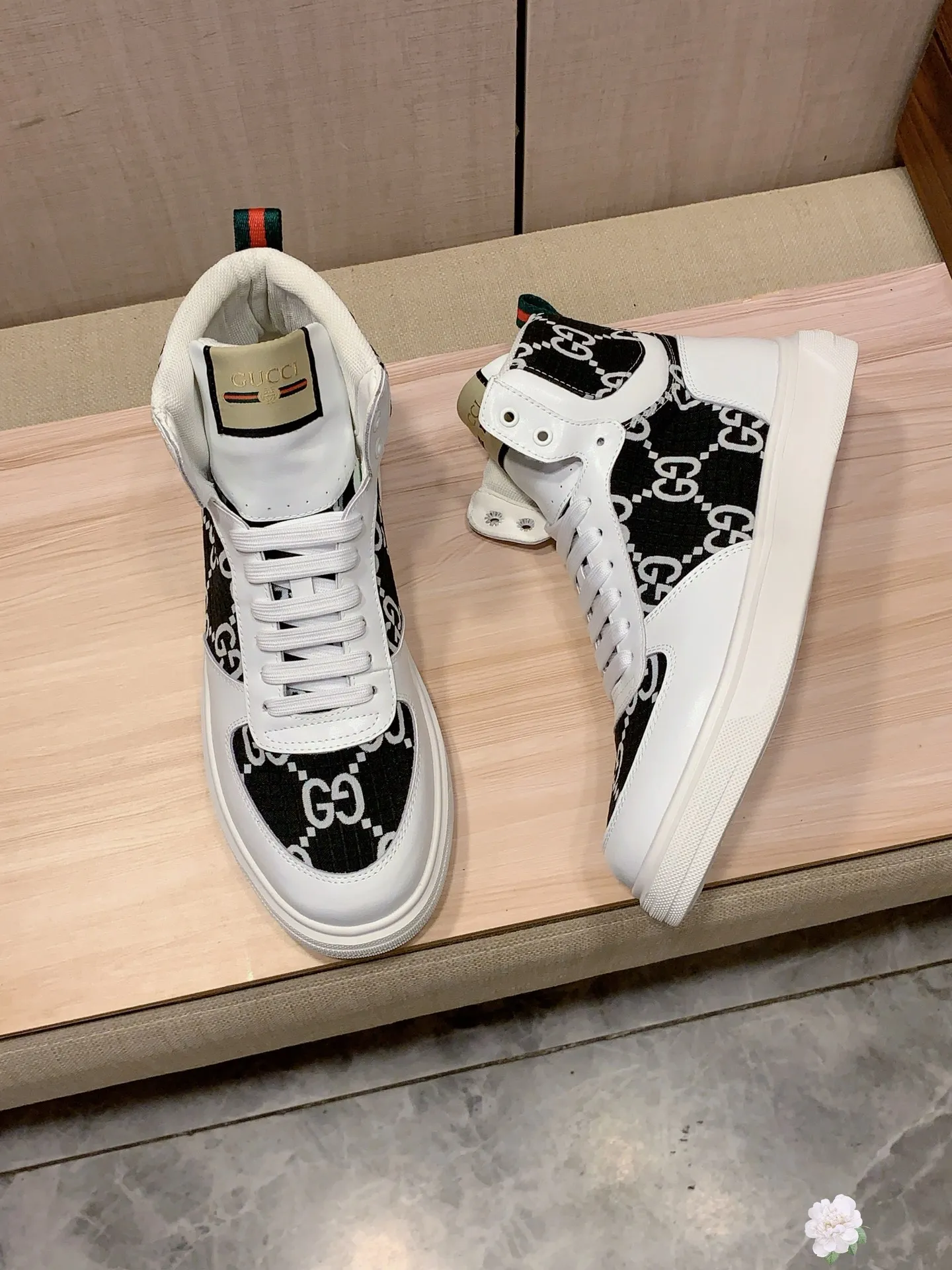 Men's men's shoes💰442💰💰🎩🎩[Lightning][Lightning] "Gucci*" latest • popular casual shoes, top brand [seduce] luxury ~ purchasing agency, top ~ quality. [Strong] The upper is made of imported breathable cowhide with fabric material ➕ Breathable sheepskin feet (•) and fine workmanship. The original stylish and stylish soft rubber wear-resistant and non-slip outsole is light and comfortable on the feet. The real thing looks better when photographed in person. 111: code: 38-44, 3️⃣ colors selected